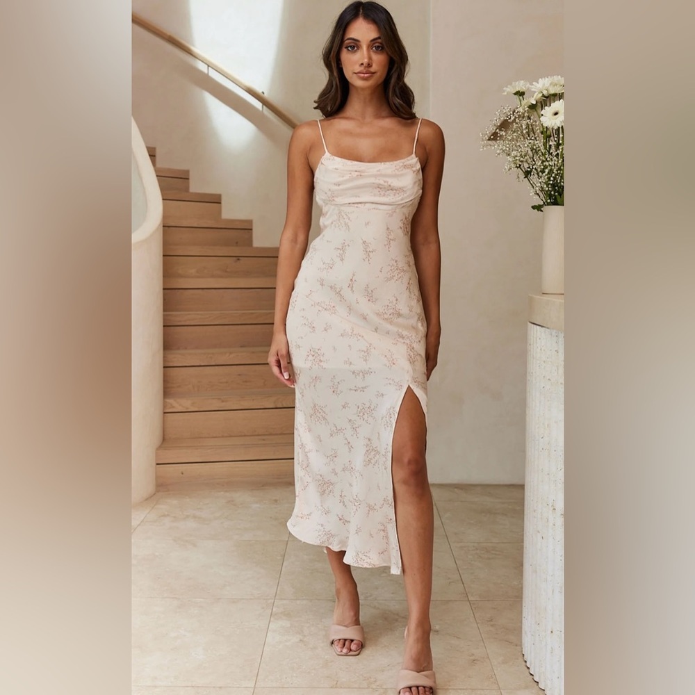 Selfie Leslie Well Versed Romantic Floral Pleated Bust Front Split Slip Dress - Picture 5 of 14